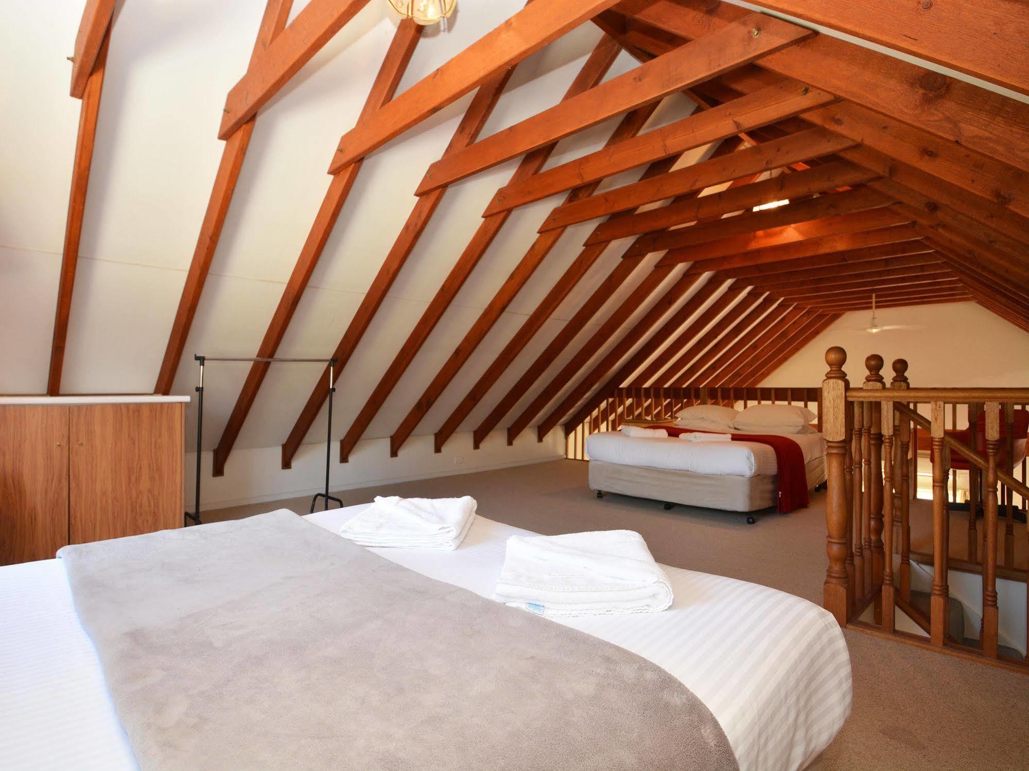 Madigan Wine Country Cottages Lovedale Esterno foto